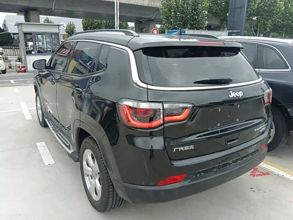 Jeep Compass — миниатюра 5