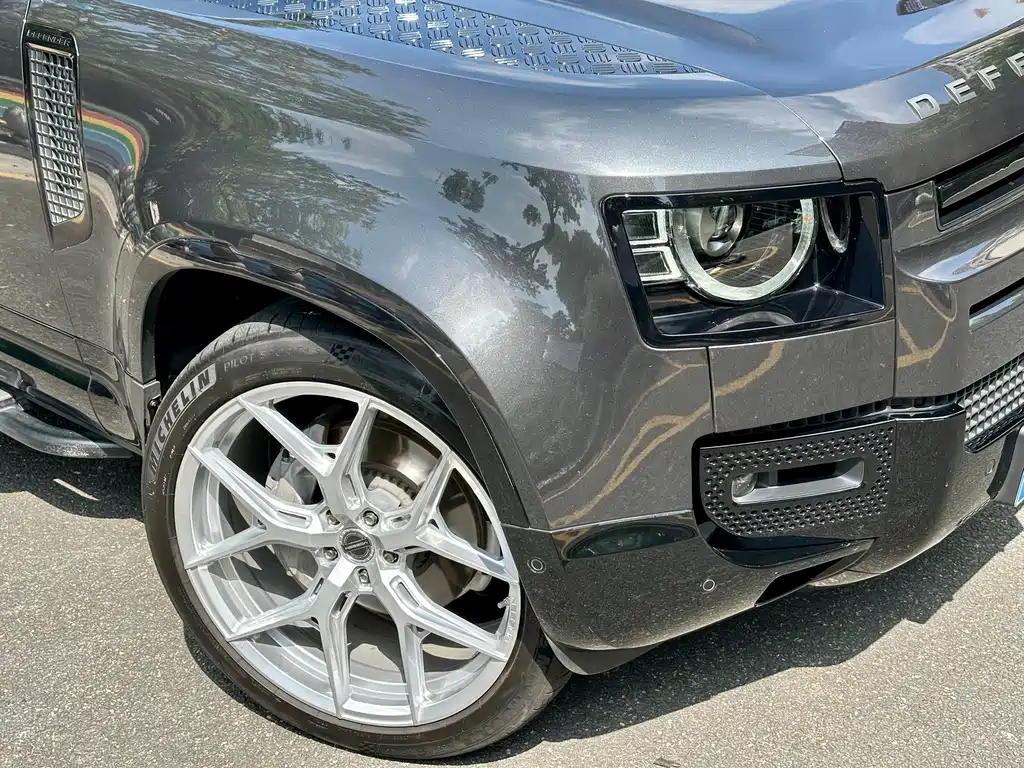 Land Rover Defender — миниатюра 5