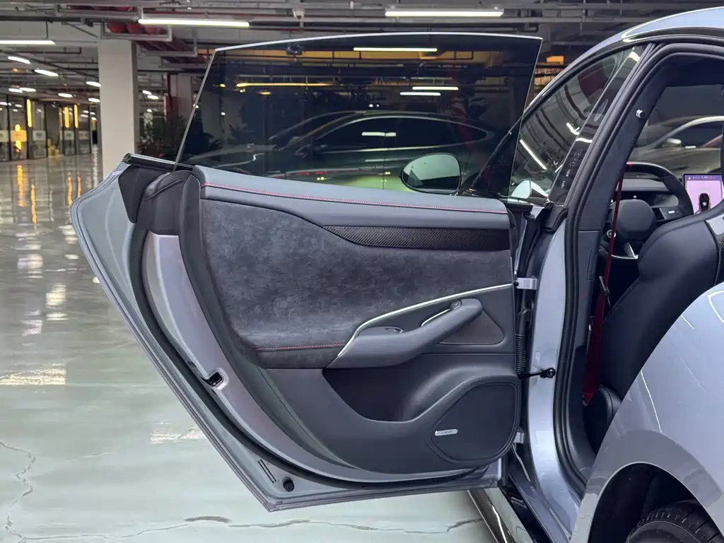 XIAOMI CAR XIAOMI SU7 ULTRA