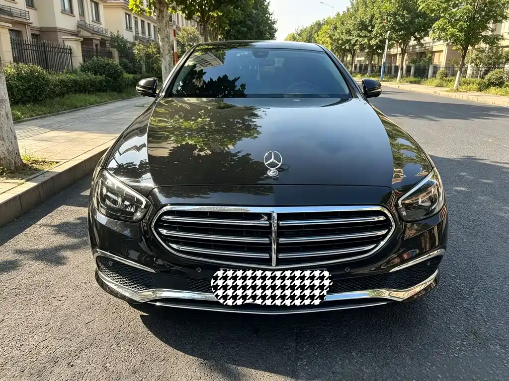 Mercedes-Benz E-Class — миниатюра 2
