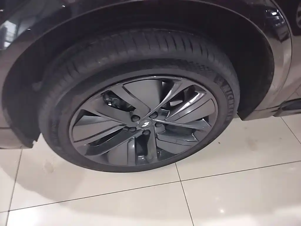 Li Auto Li L9 — миниатюра 23