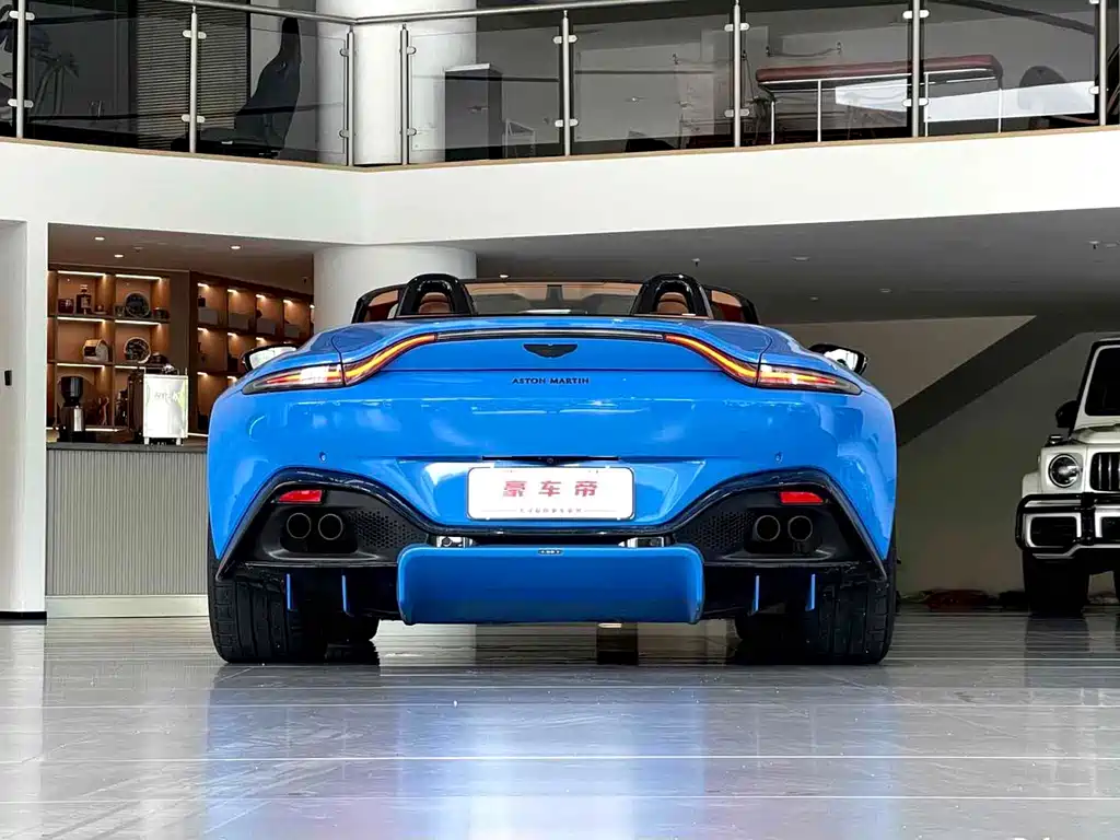 ASTON MARTIN V8 VANTAGE