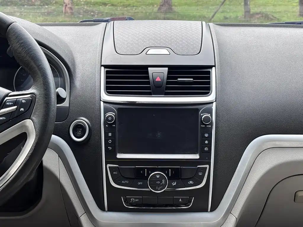 Geely Emgrand — миниатюра 17