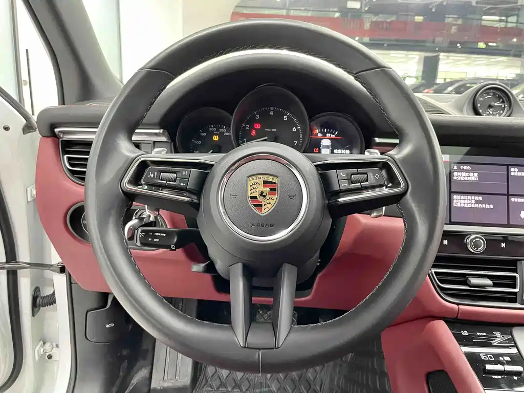 Porsche Macan — миниатюра 15