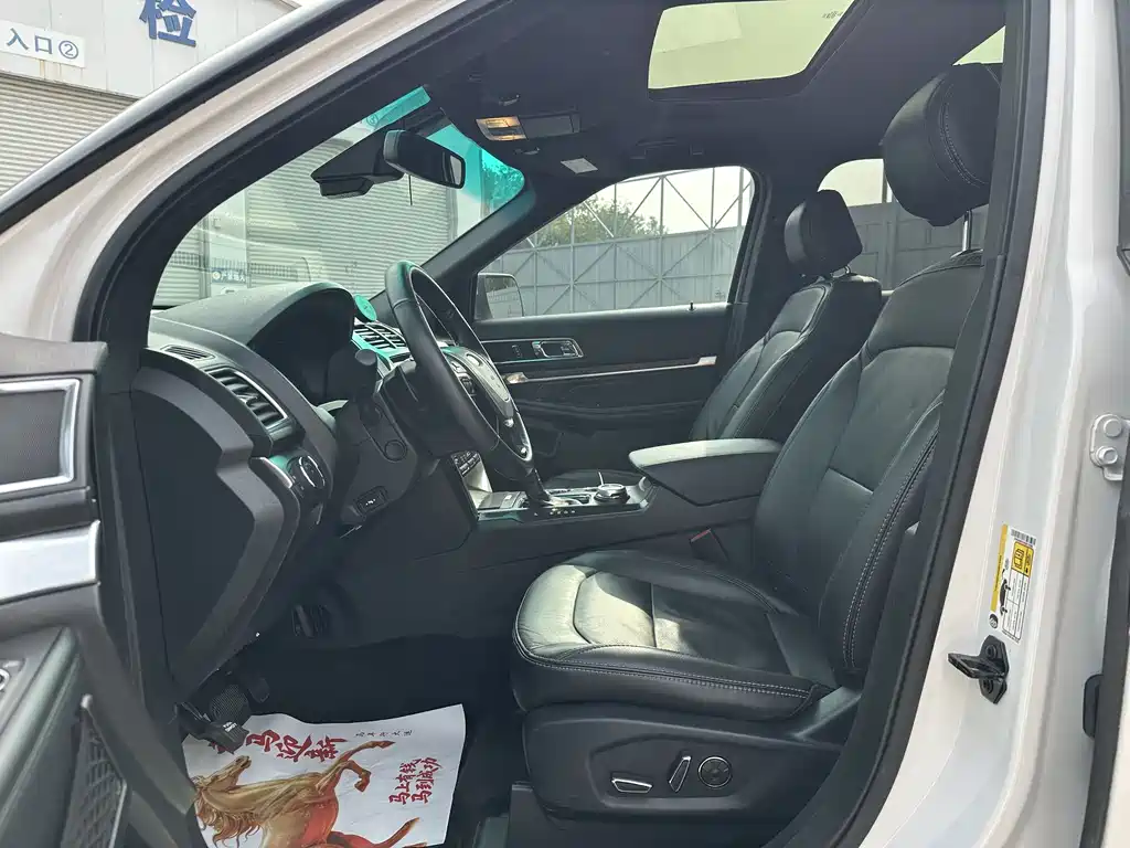 Ford Explorer (Import) — миниатюра 4