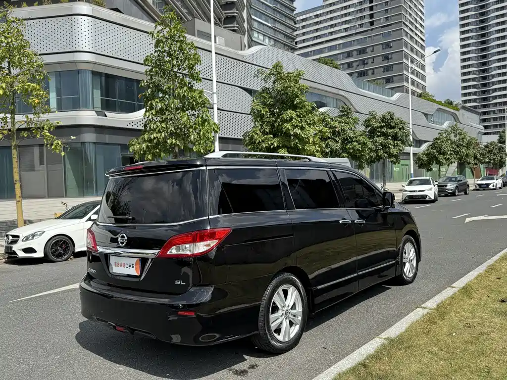 Nissan Quest — миниатюра 4
