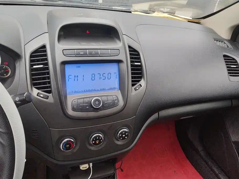Geely King Kong — миниатюра 13