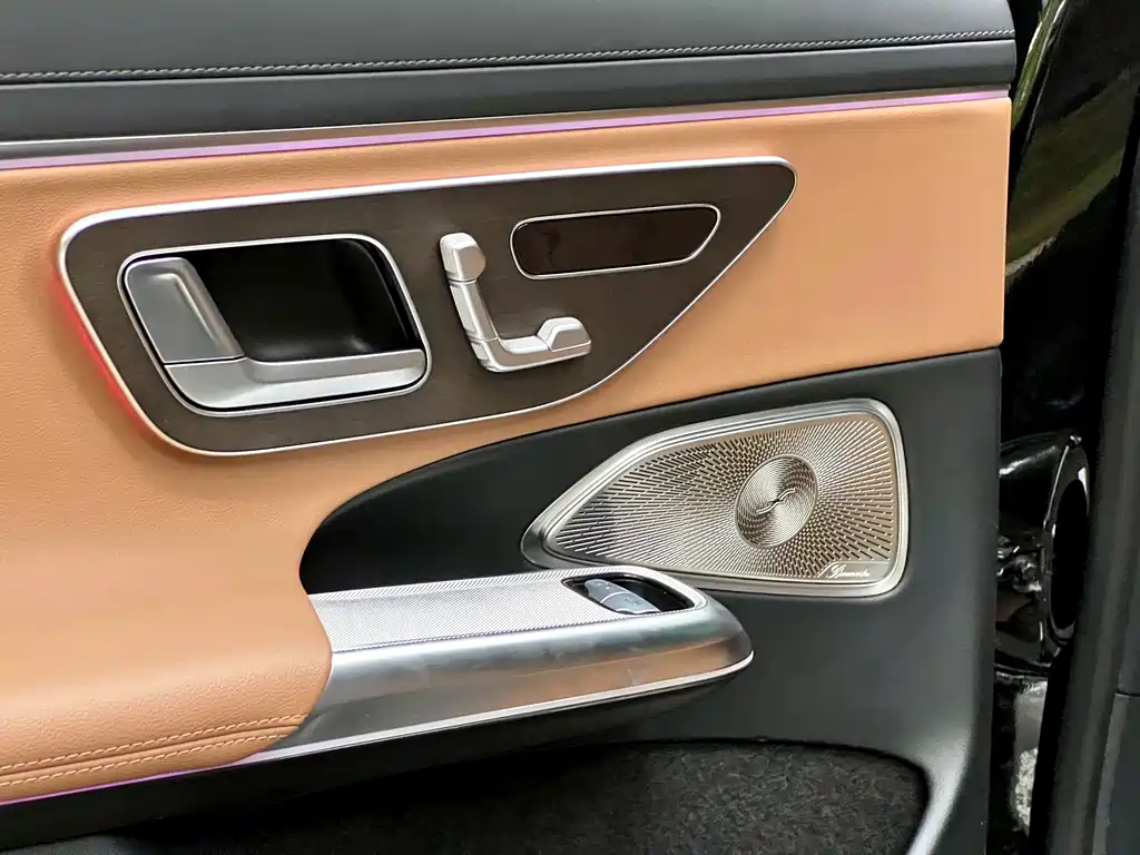 Mercedes-Benz E-Class — миниатюра 24