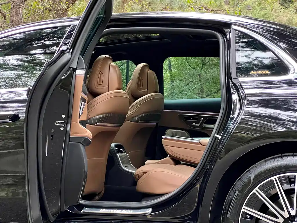 Mercedes-Benz E-Class — миниатюра 25