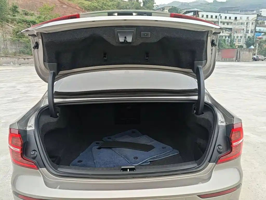 Volvo S60 — миниатюра 19