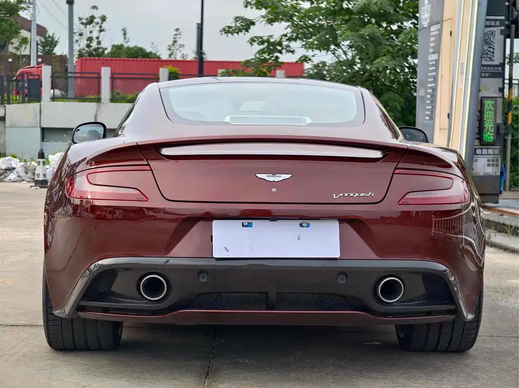 ASTON MARTIN VANQUISH