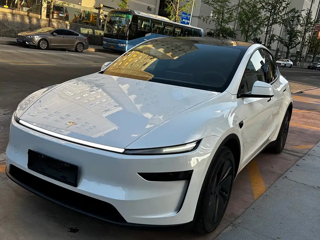 Tesla Model Y 2026