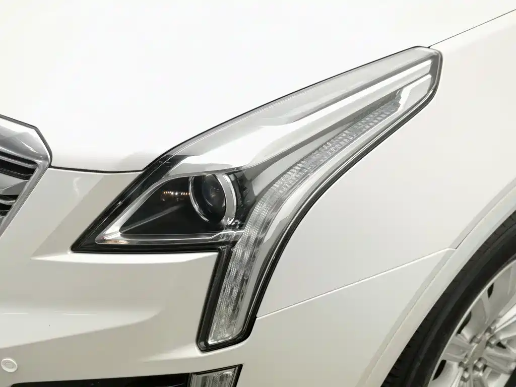 Cadillac XT5 — миниатюра 7