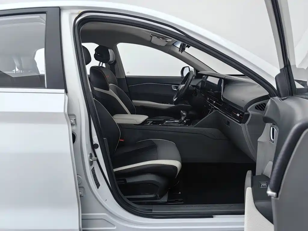 Baojun RC-6 — миниатюра 23