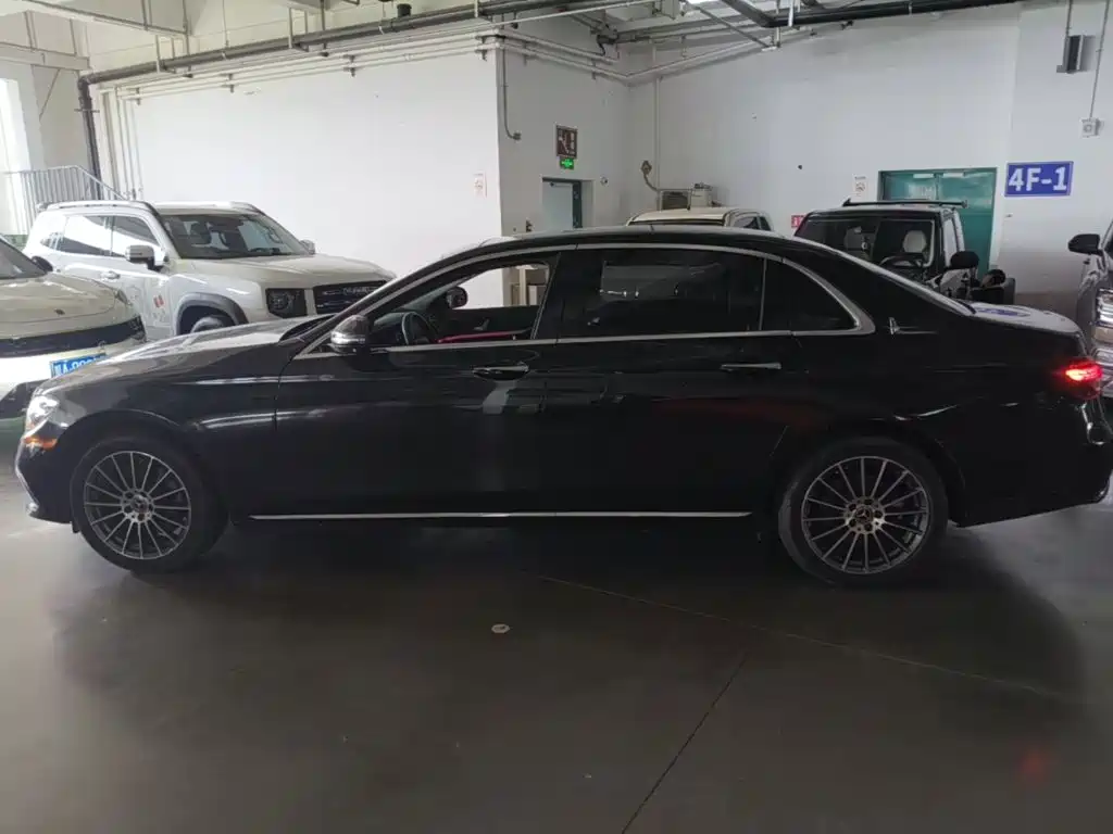 Mercedes-Benz E-Class — миниатюра 4