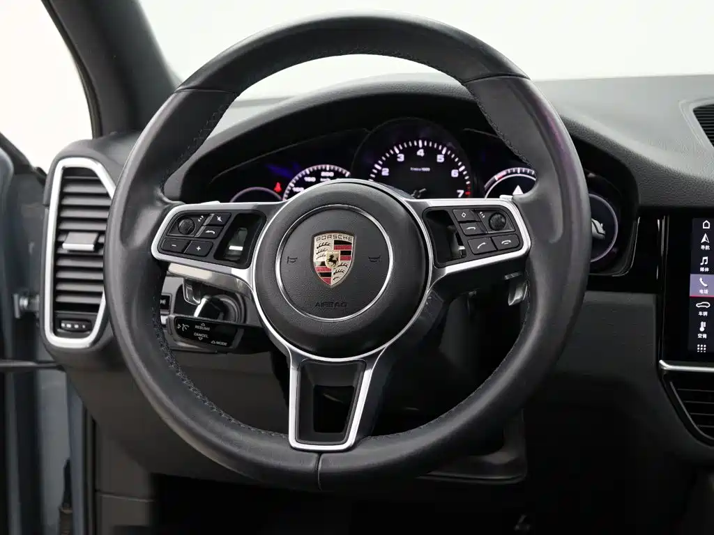 Porsche Cayenne — миниатюра 16
