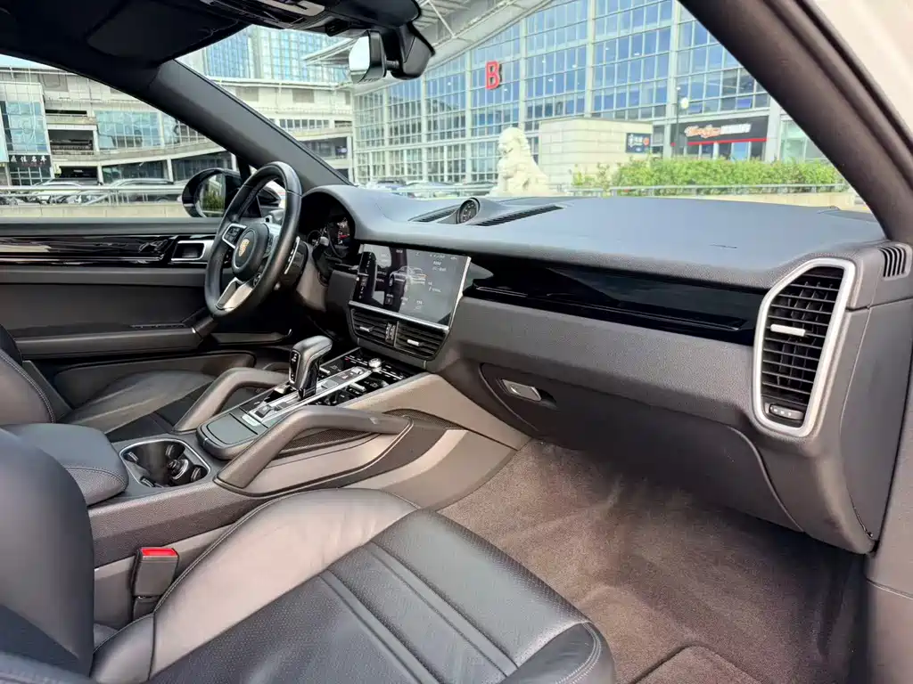 Porsche Cayenne — миниатюра 15