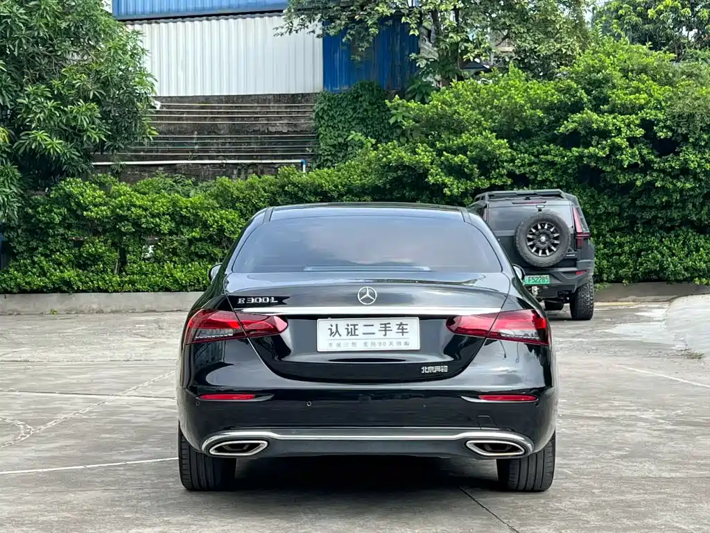 Mercedes-Benz E-Class — миниатюра 10
