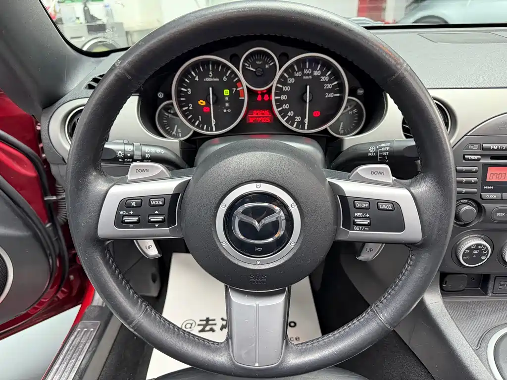 Mazda MX-5 — миниатюра 7