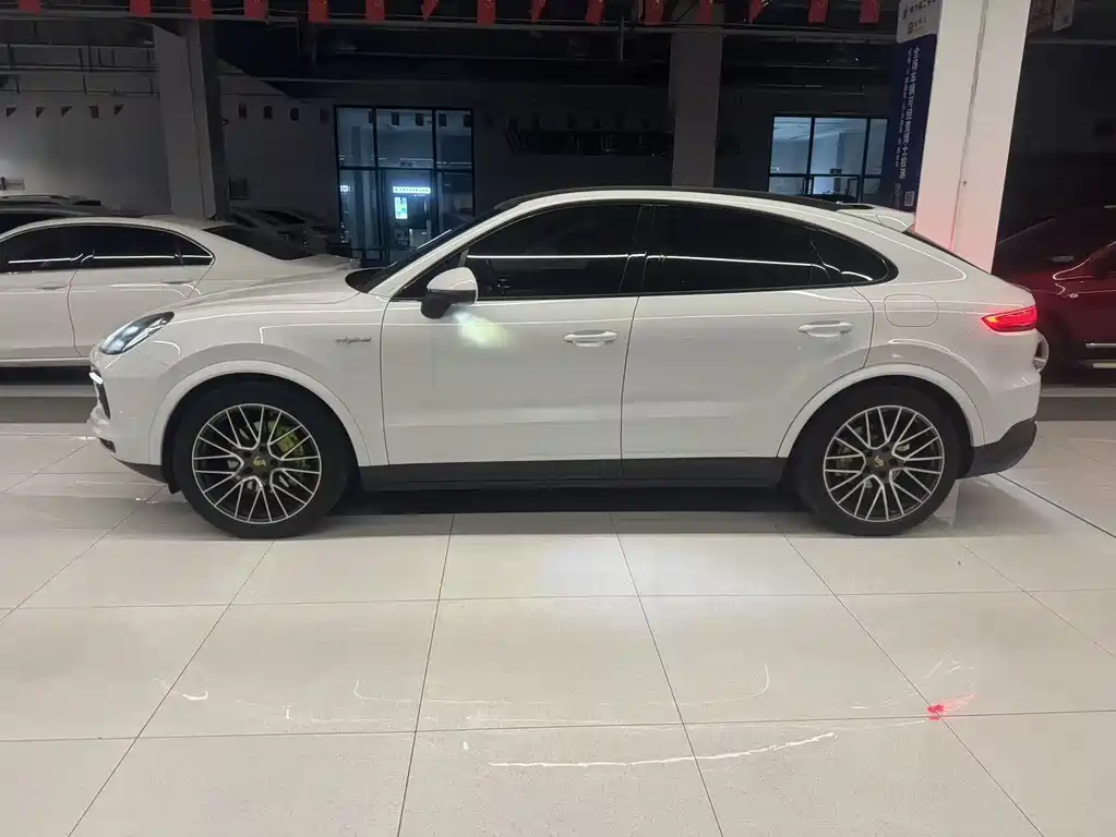 PORSCHE CAYENNE NEW ENERGY