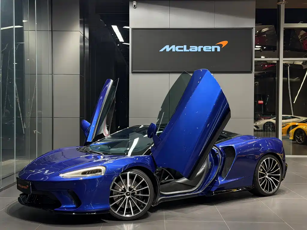 McLaren GT