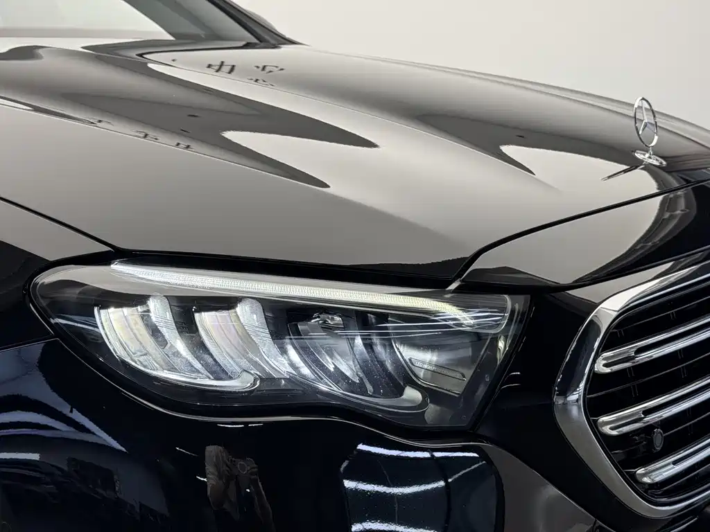 Mercedes-Benz E-Class — миниатюра 18