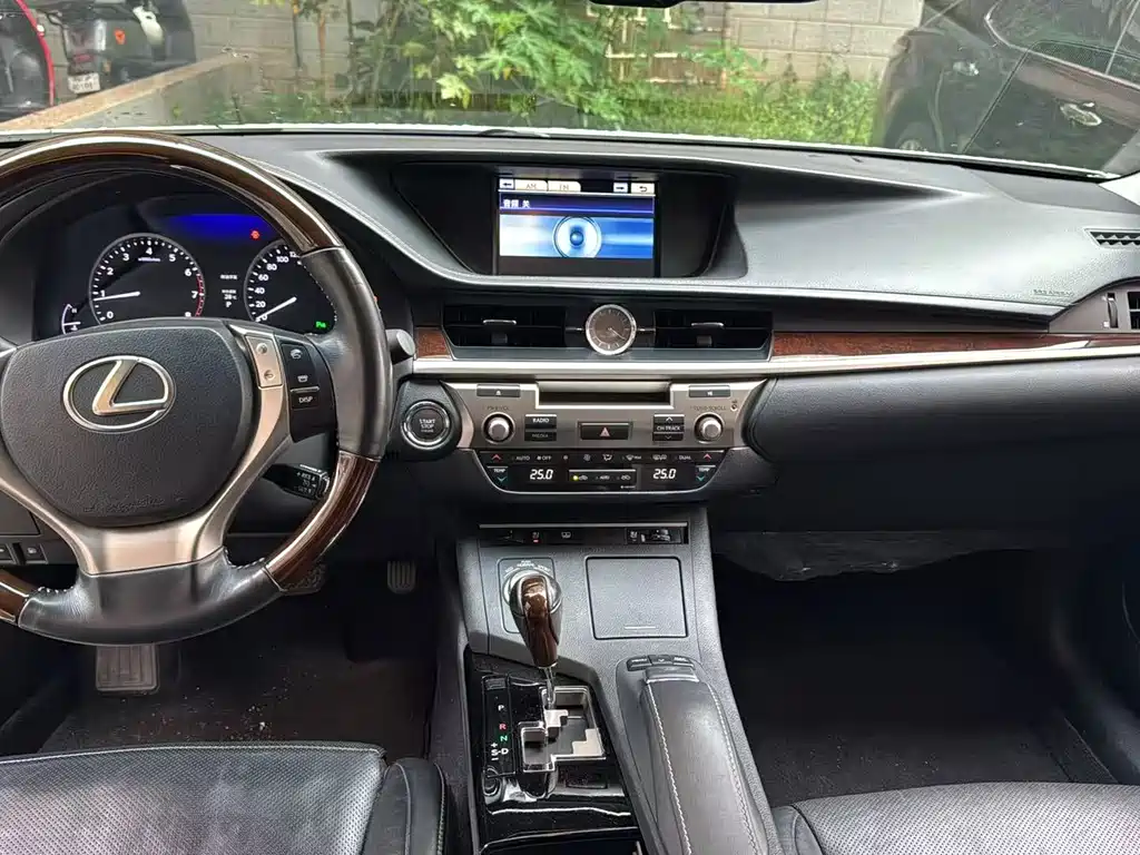 Lexus ES — миниатюра 3