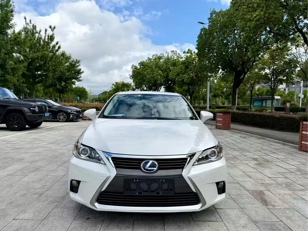 Lexus CT — миниатюра 2