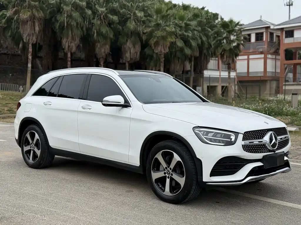 MERCEDES-BENZ GLC