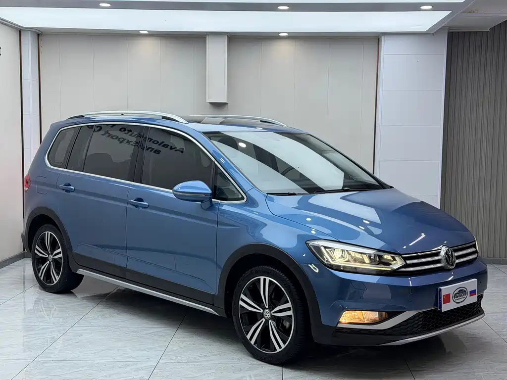 Volkswagen Touran Touran L 280TSI DSG Cross Edition 7 seats, фото 3