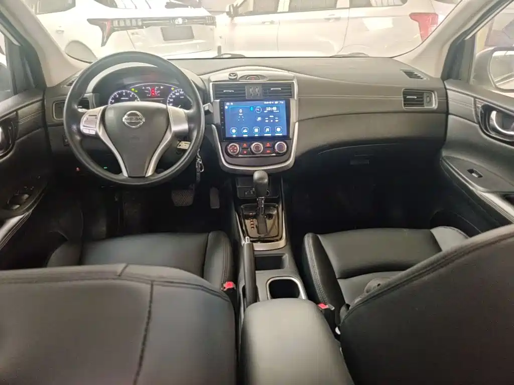 Nissan Tiida — миниатюра 6