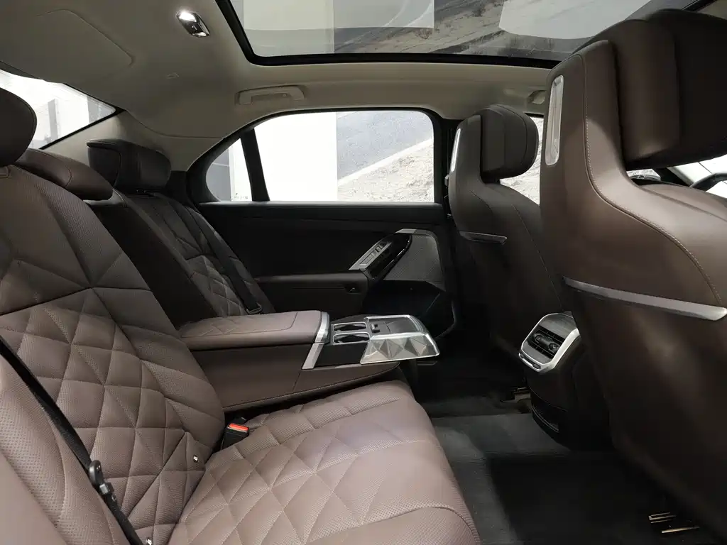 BMW 7 Series 7 2023 735Li M Sport