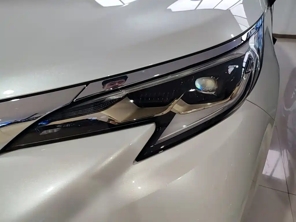 Toyota Granvia — миниатюра 24