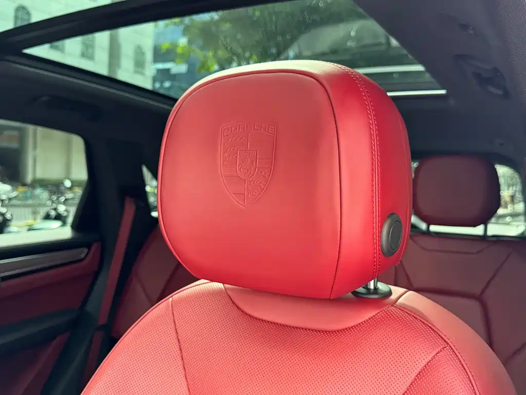 Porsche Cayenne — миниатюра 18