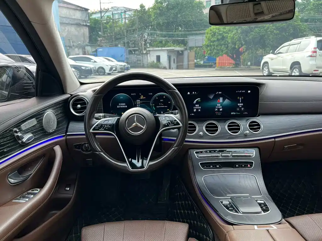 Mercedes-Benz E-Class — миниатюра 4