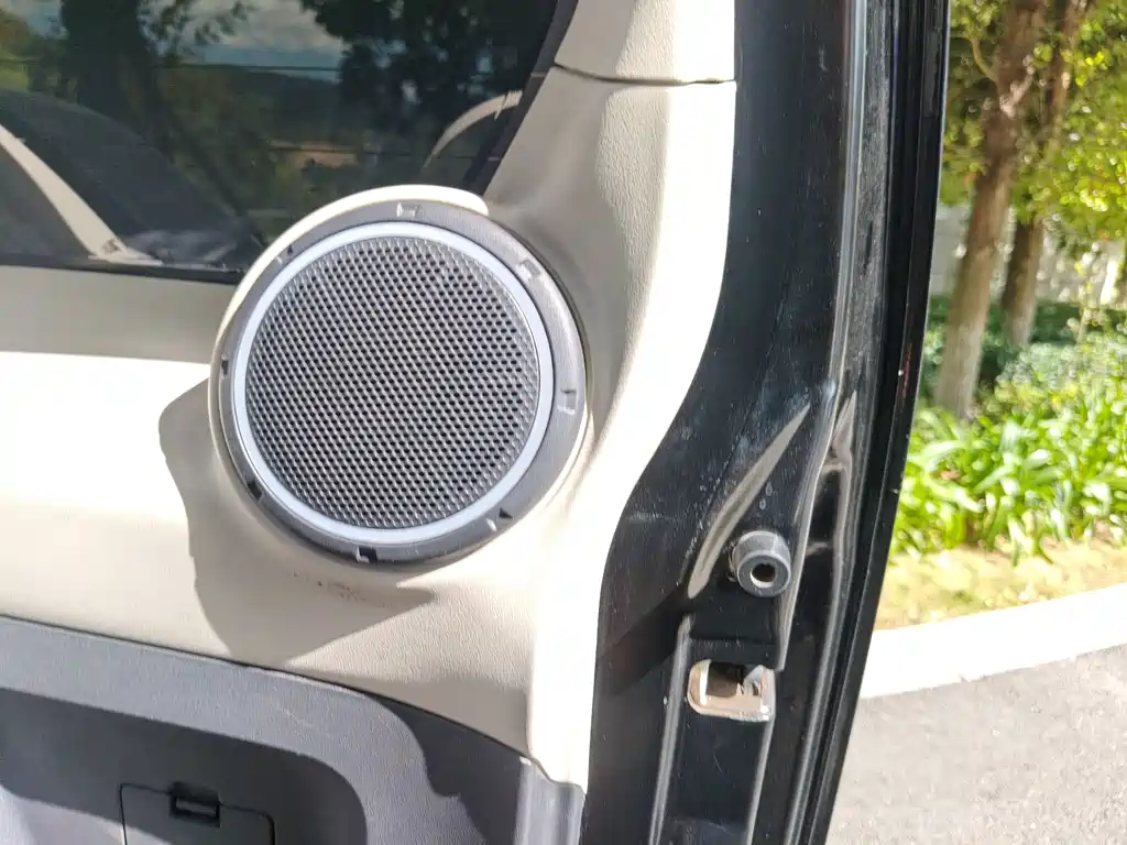 Mitsubishi Pajero (Import) — миниатюра 25