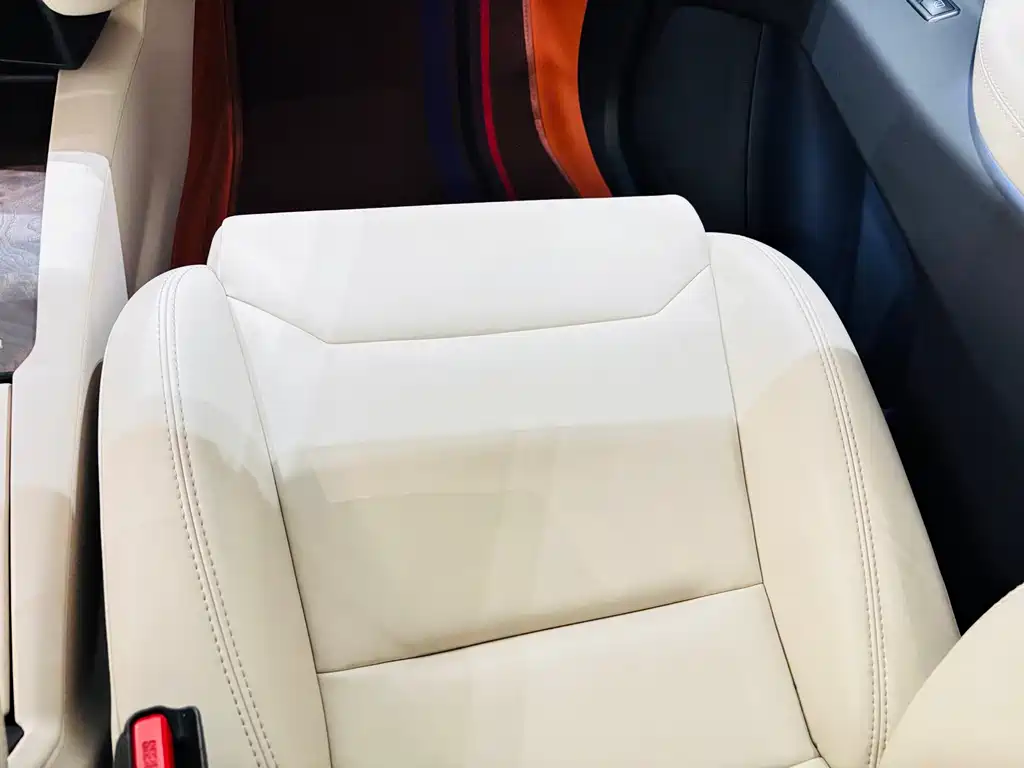Tesla Model X — миниатюра 12