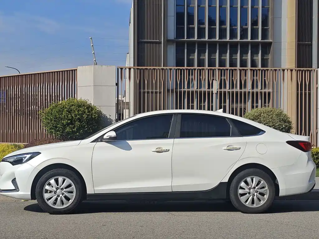 Changan Eado New Energy — миниатюра 3