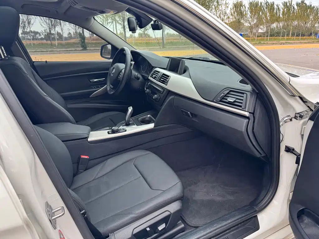 BMW 3 Series — миниатюра 10