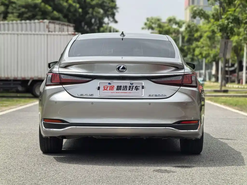 Lexus ES — миниатюра 4