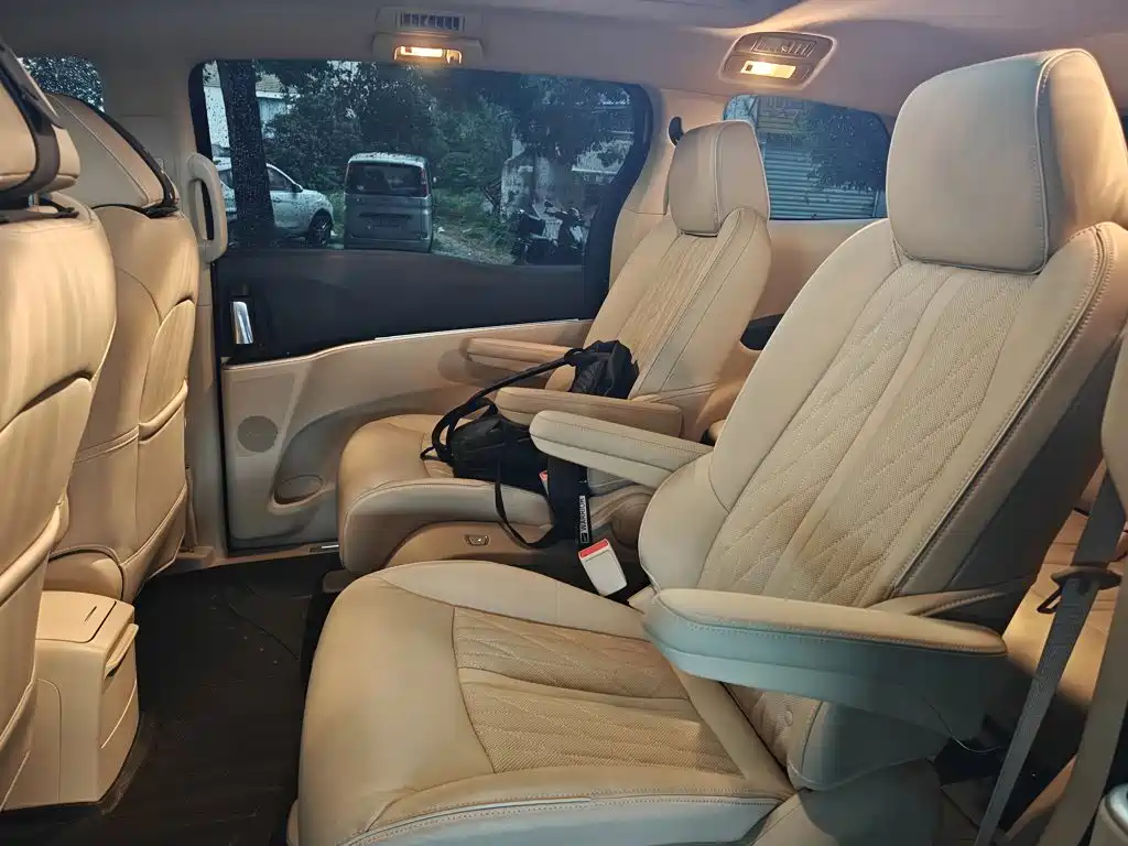 Buick GL8 — миниатюра 3