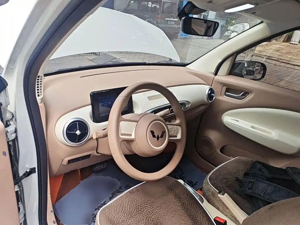Wuling MINIEV — миниатюра 10