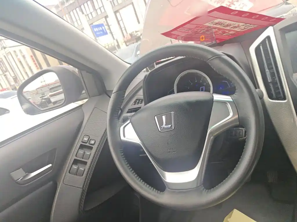 Luxgen U6 — миниатюра 11