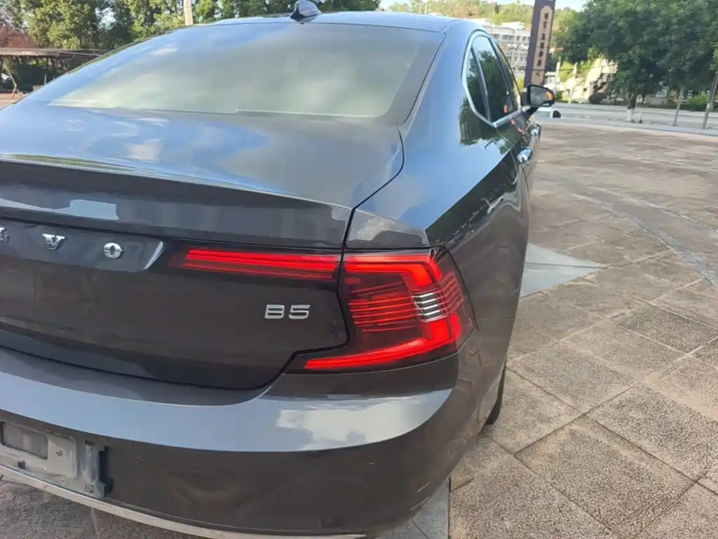 Volvo S90 — миниатюра 8