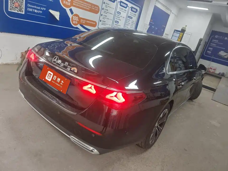 Mercedes-Benz E-Class — миниатюра 7