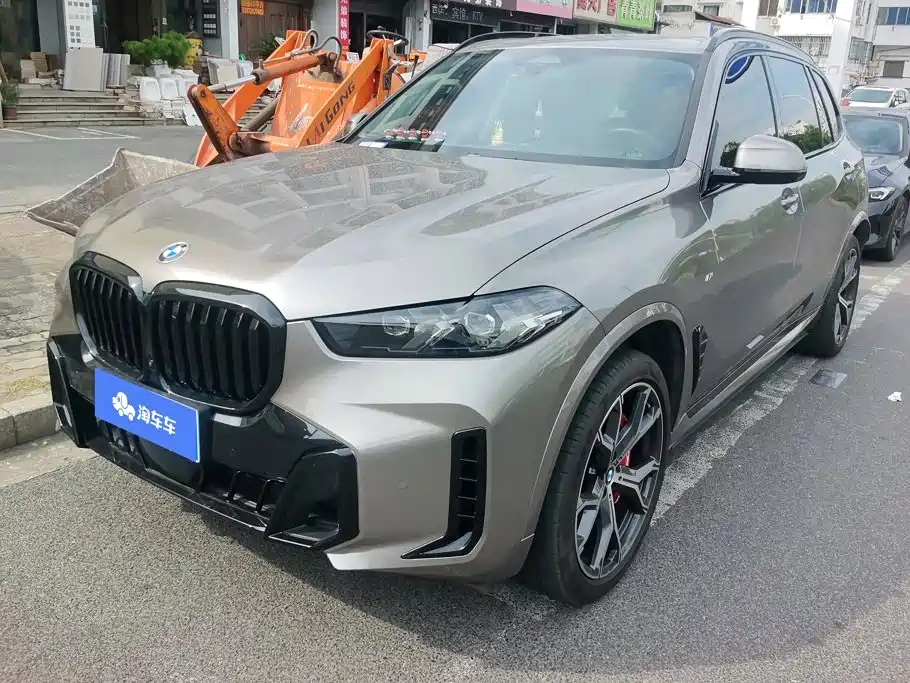 宝马X5 2023款 xDrive 30Li 尊享型M运动套装 2024