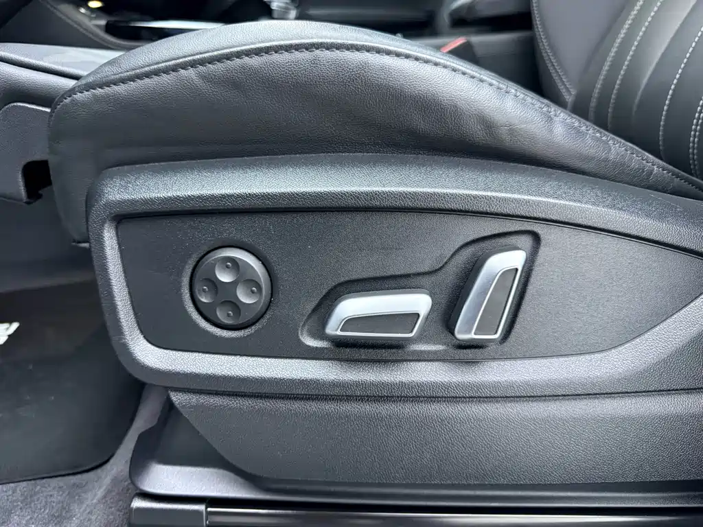 Audi Q5L — миниатюра 17