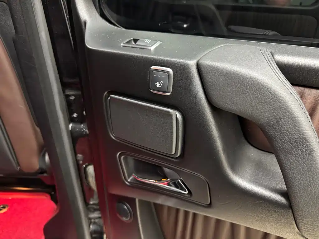 Mercedes-Benz G-Class — миниатюра 13