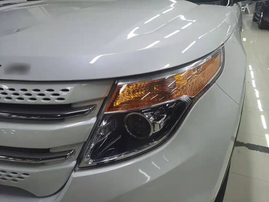 Ford Explorer (Import) — миниатюра 12
