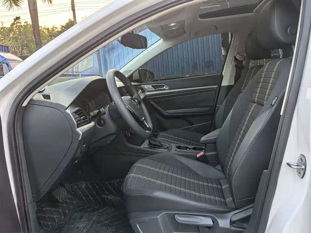 Volkswagen Lavida — миниатюра 8